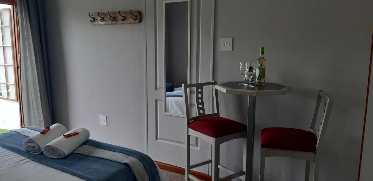 Shark Cove Little Cottage Kleinbaai Exterior photo